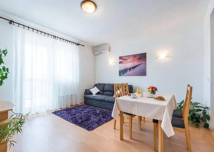 Lena - Three-bedroom With Balcony And Sea View *