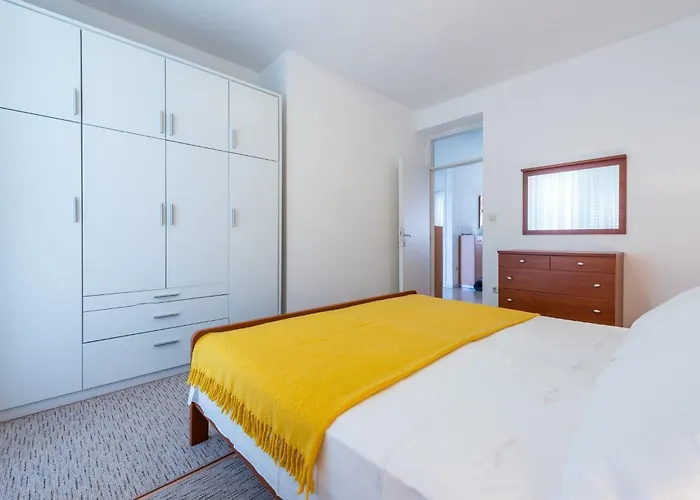 Lena - Three-bedroom With Balcony And Sea View *