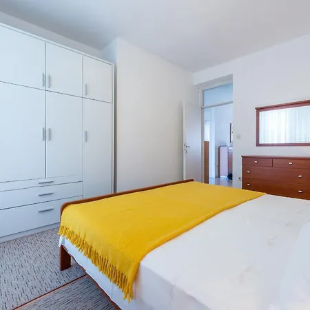 Lena - Three-bedroom With Balcony And Sea View *