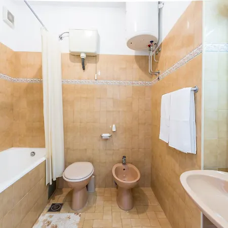 Apartment Lena - Three-bedroom With Balcony And Sea View